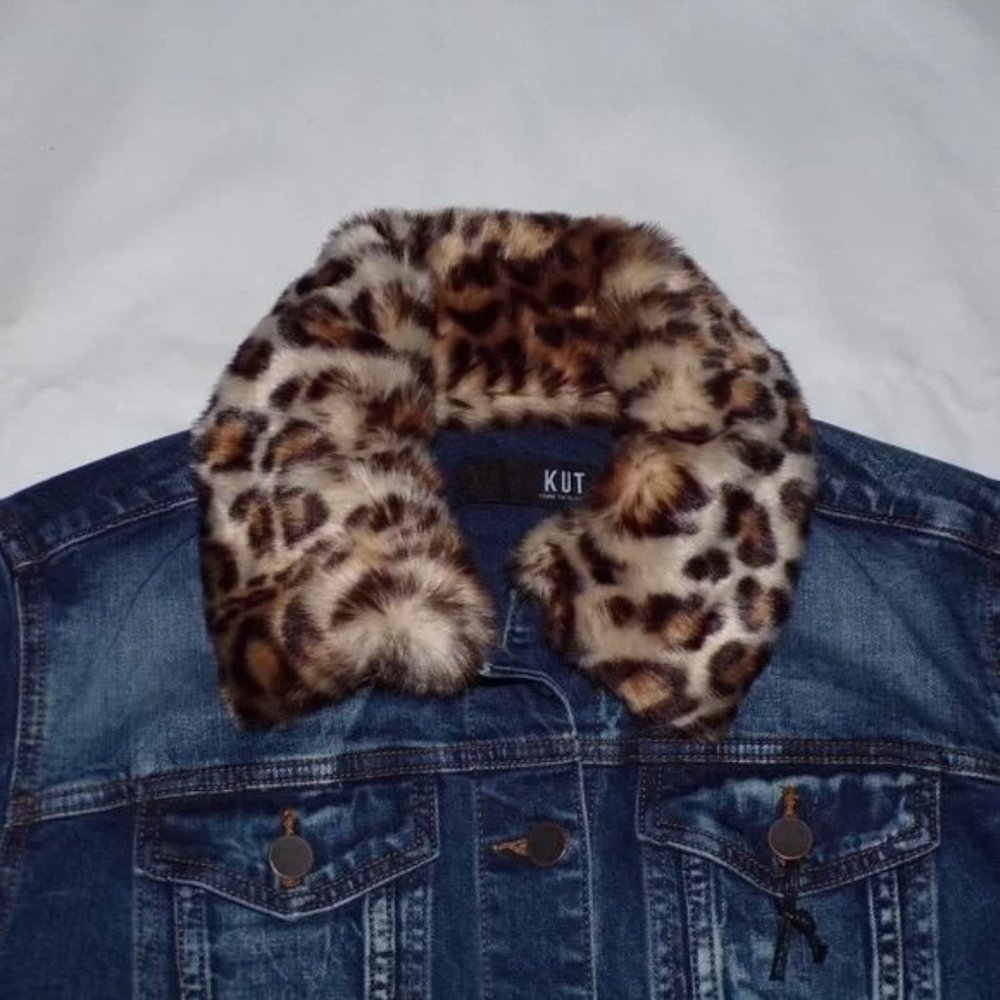 🆕KUT from the Kloth Jean Jacket Denim Blue Leopard Collar Small - Picture 6 of 11